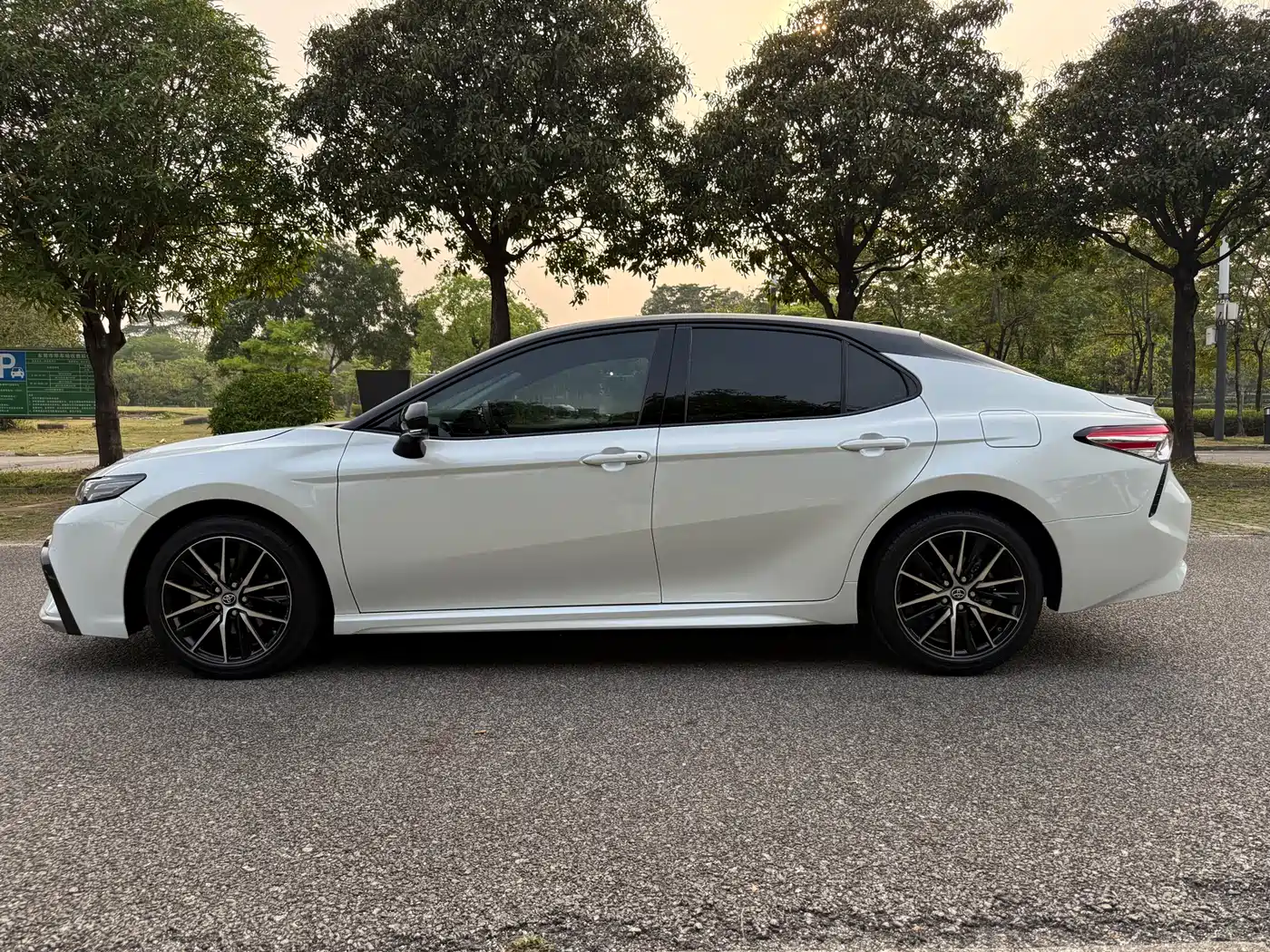 Toyota Camry 2021 2.5S Feng Shang Edition фото 20