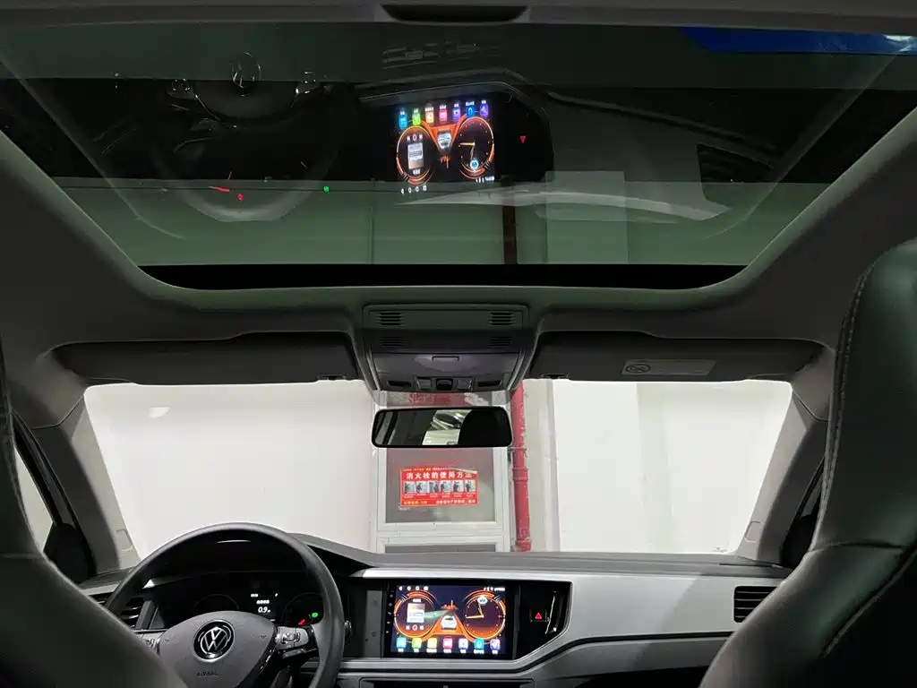 Volkswagen Polo 2021 Plus 1.5L Automatic Panorama Enjoyment Edition фото 11