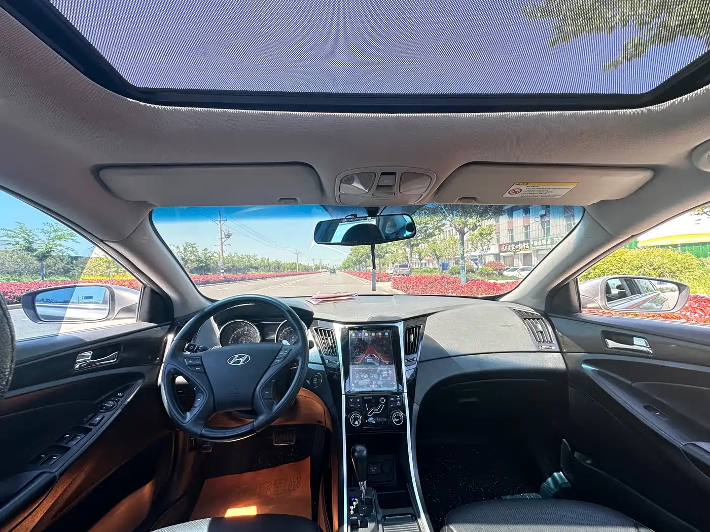 Hyundai Sonata 2011 2.0L Automatic Luxury фото 5