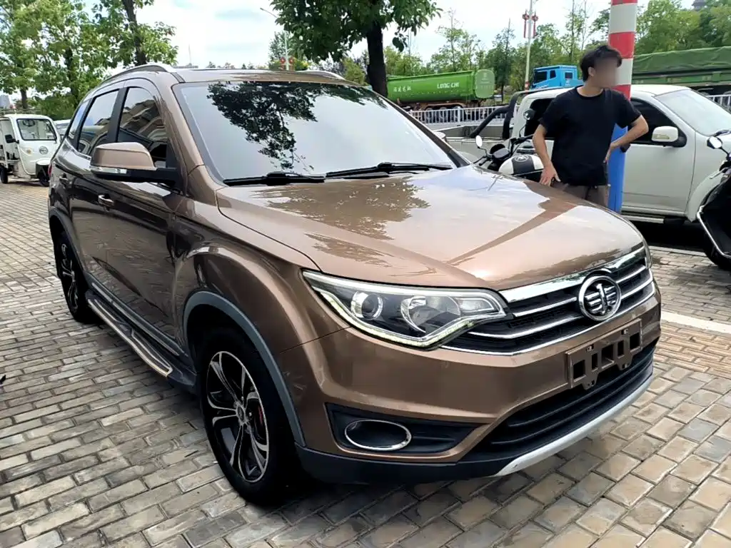 FAW Senya R7 2017 2017 Model 1.6L Automatic Luxury