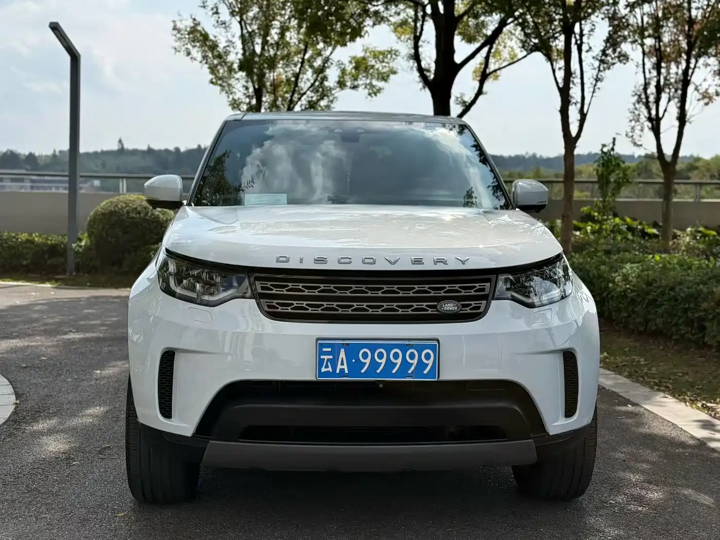 Land Rover Discovery 2018 3.0 SC V6 SE фото 2