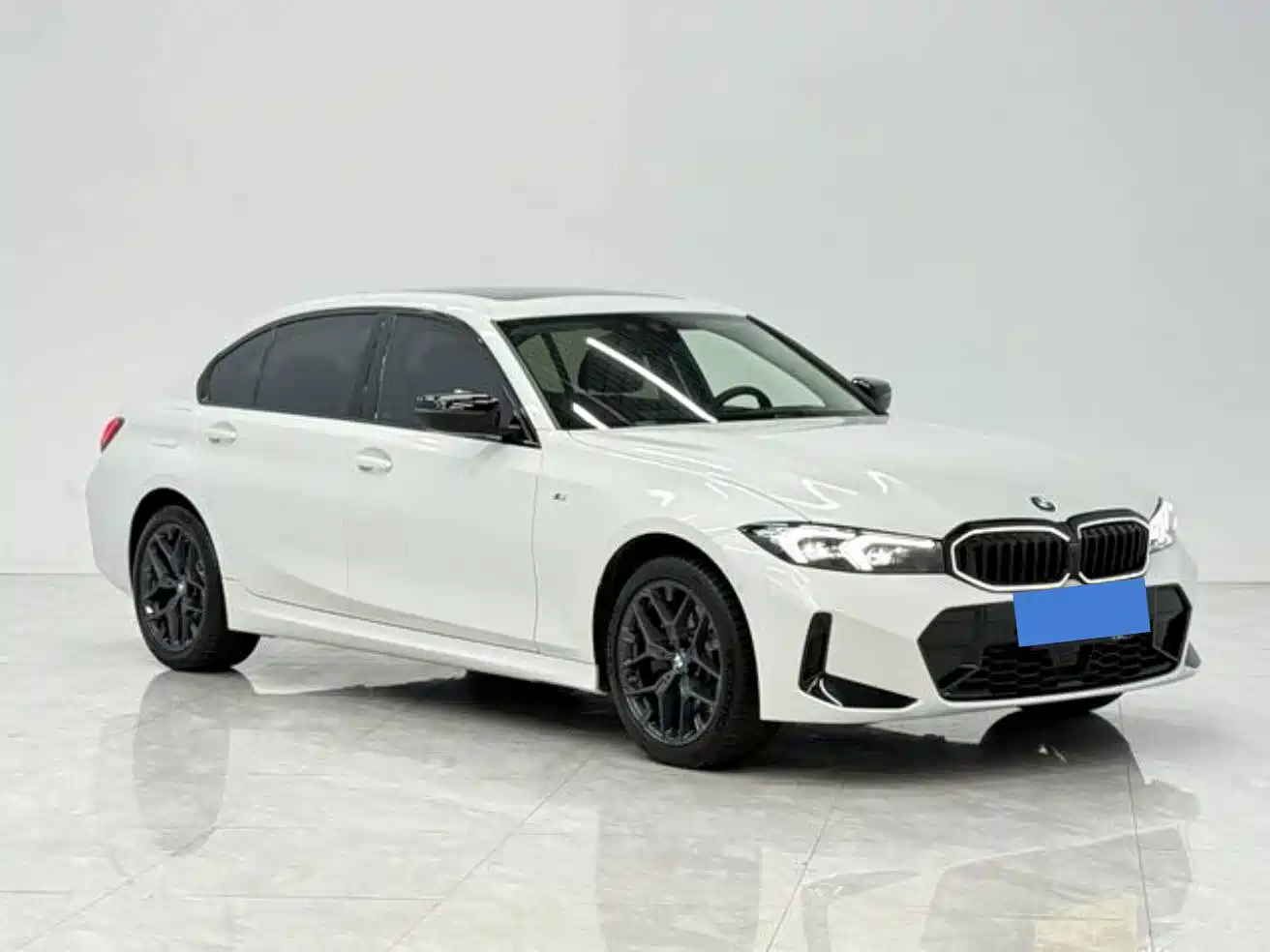 BMW 3 Series 2025 330Li M Sport Night Edition фото 3