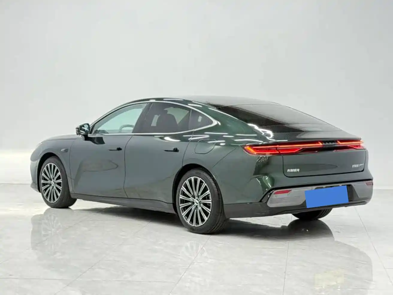 Geely Galaxy Galaxy Xingyao 8 2025 130km EM-P Starship Edition фото 7