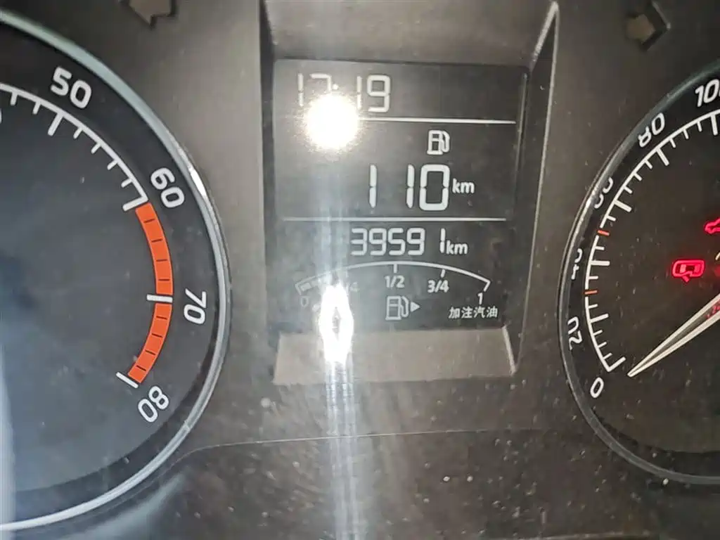 Škoda Skoda Rapid Spaceback 2016 Facelift 1.6L Manual Forward Edition фото 19