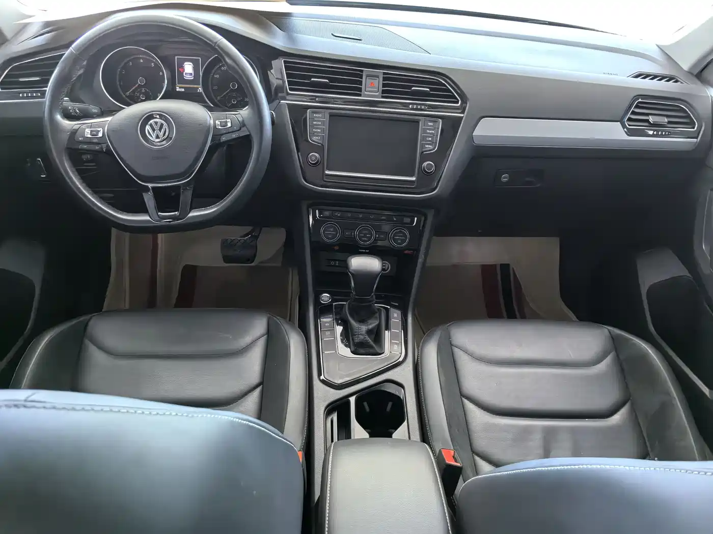 Volkswagen Tiguan L 2017 330TSI Automatic 2WD Luxury Edition фото 8