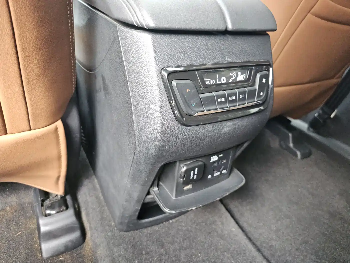 Maxus D90 Pro 2022 2021 2.0T Diesel 4WD Lop Nur Edition 7-Seater