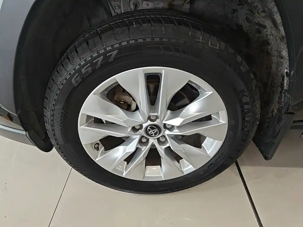 Фото 23 - Toyota Wildlander