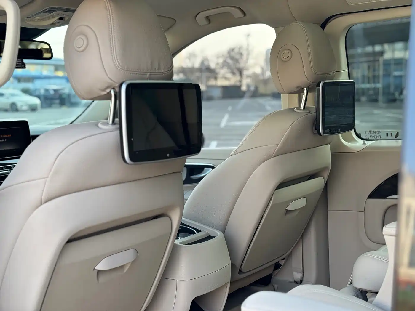 Mercedes-Benz V-Class 2017 Model V 260 L Premium Extended Edition фото 8