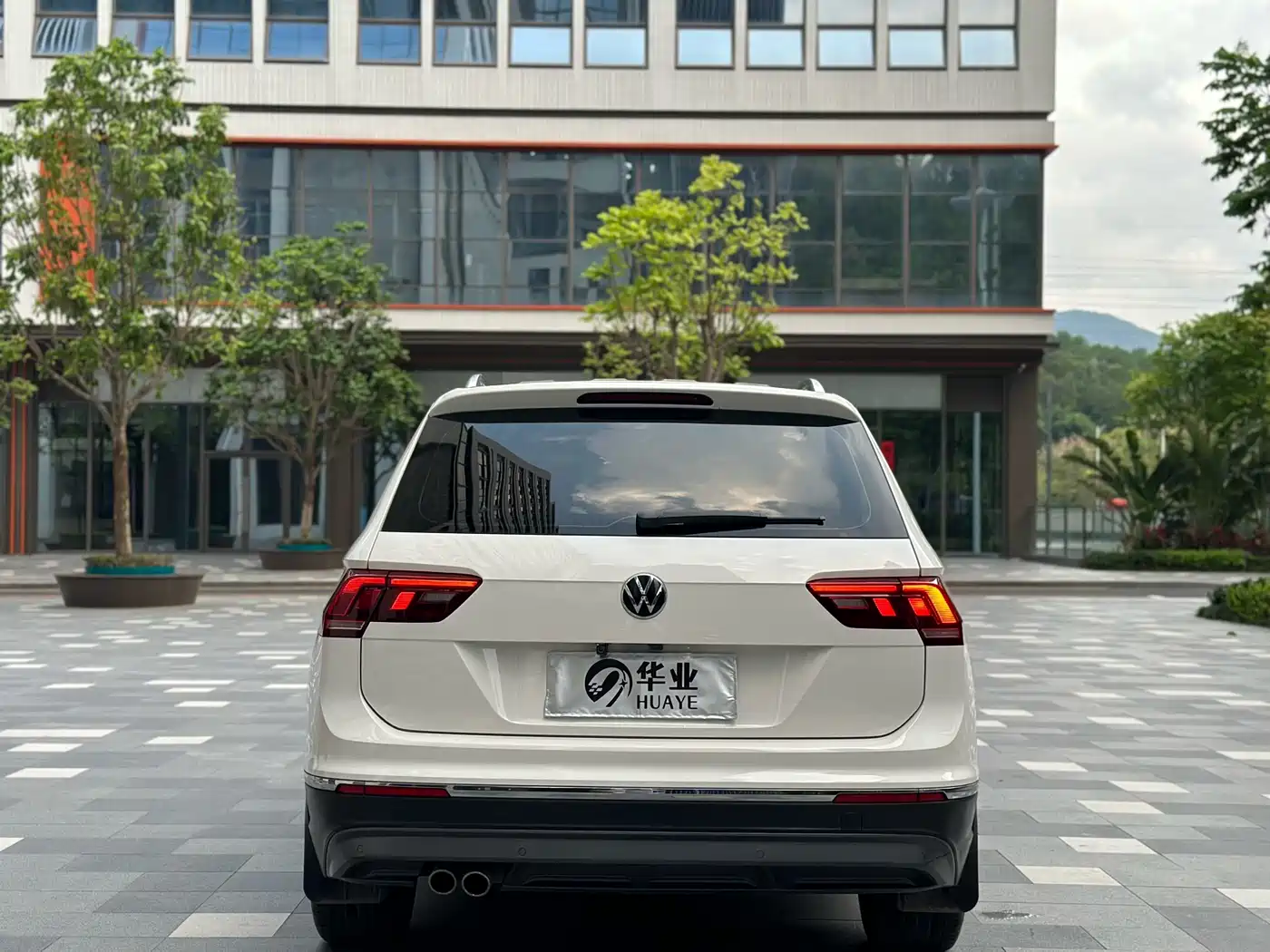 Volkswagen Tiguan L 2021 330TSI Automatic 2WD Smart фото 10
