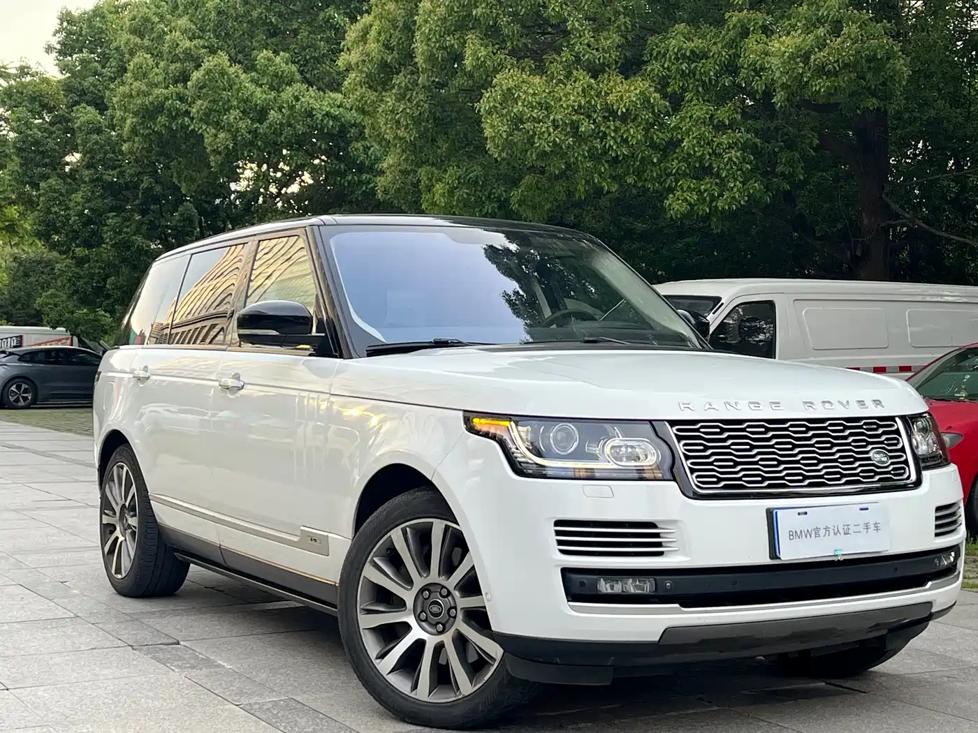 Land Rover Range Rover 2015 5.0 SC V8 AB Prestigious Genesis Extended Edition фото 3