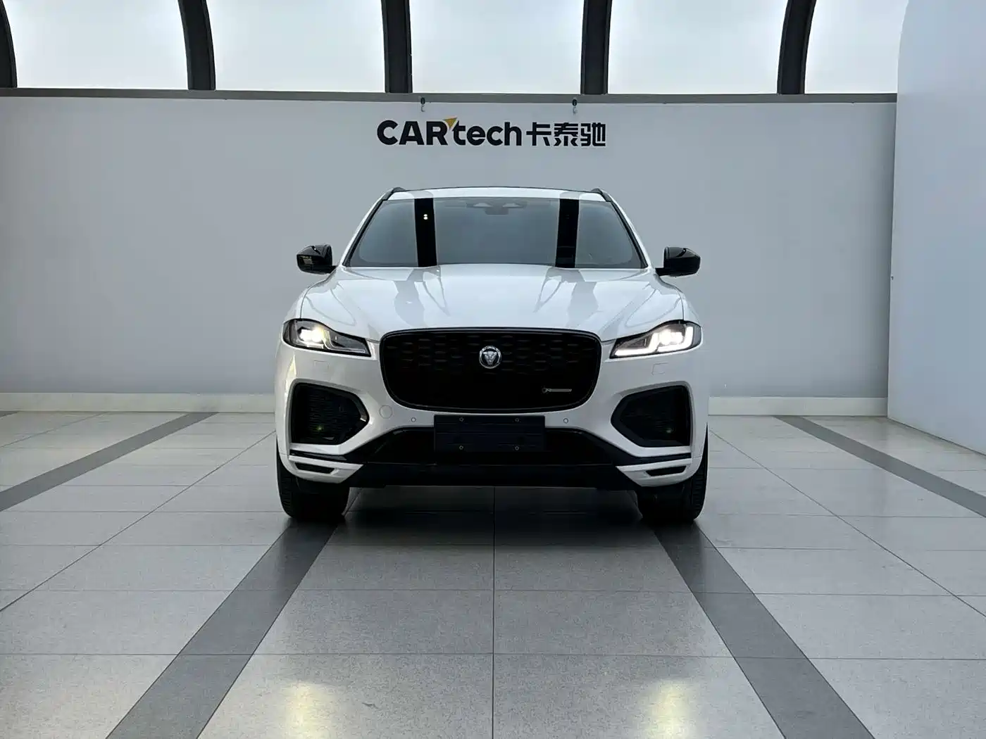 Jaguar F-PACE 2023 2024 P250 R-Dynamic SE