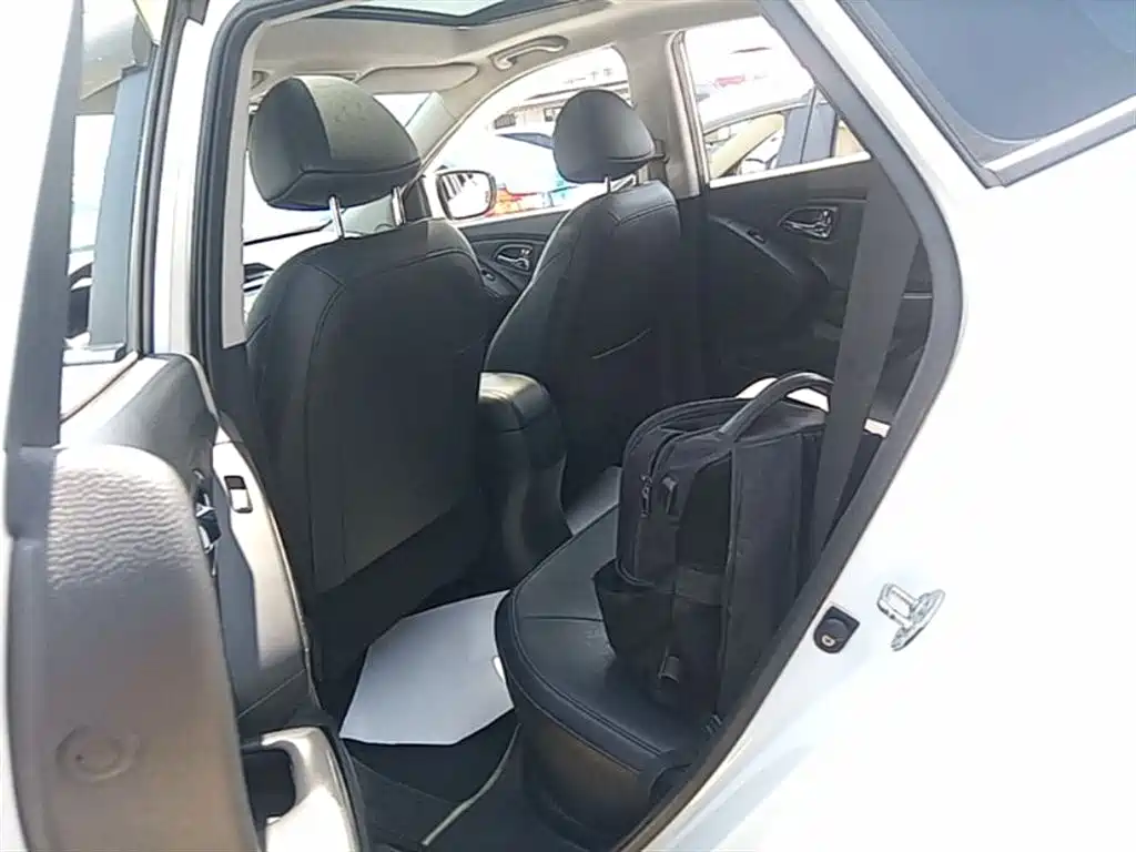 Hyundai Beijing Hyundai ix35 2015 2.0L Automatic 2WD Smart Type China IV фото 17