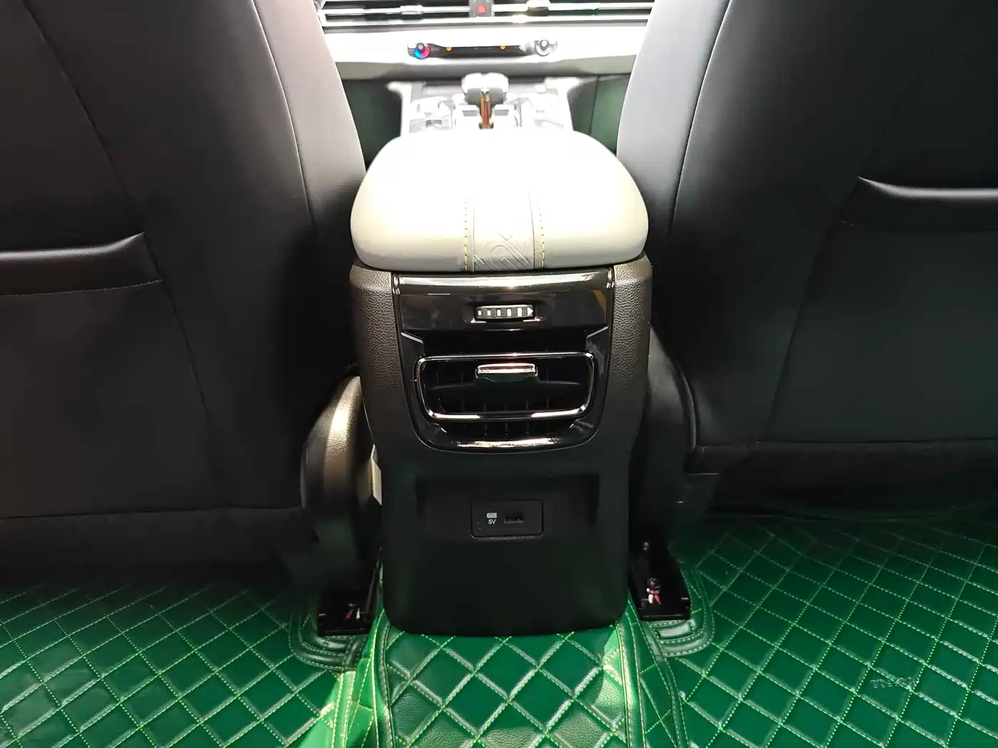 GAC Trumpchi Trumpchi Emkoo 2021 270T DCT J16 Edition фото 27