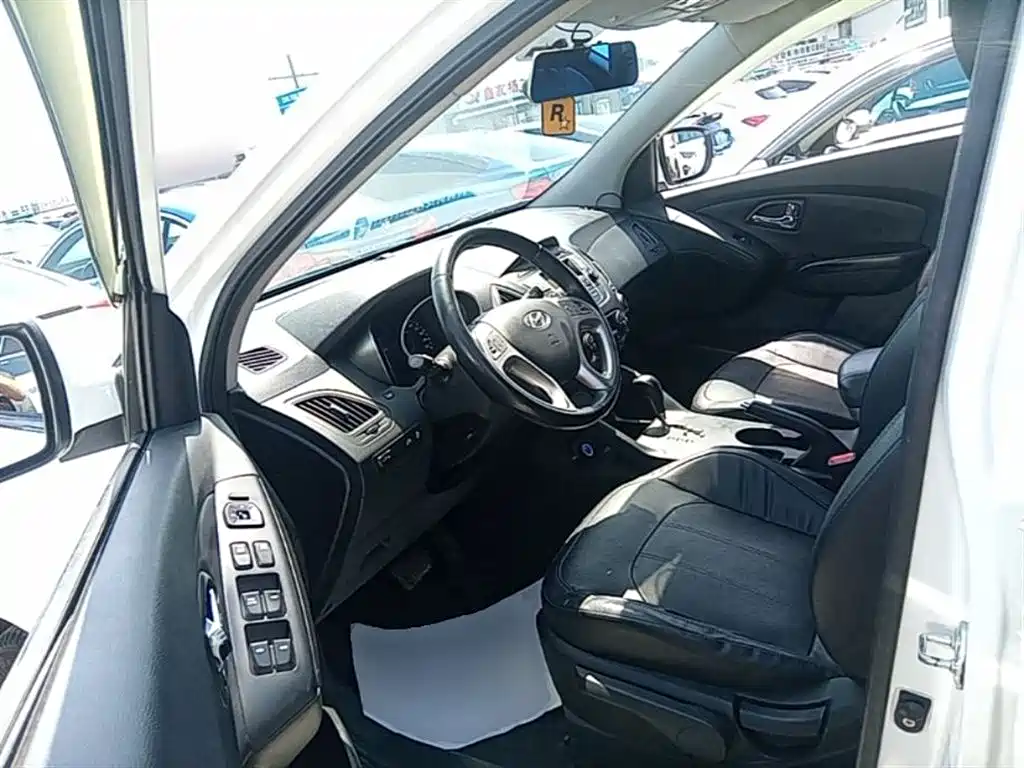 Hyundai Beijing Hyundai ix35 2015 2.0L Automatic 2WD Smart Type China IV фото 16
