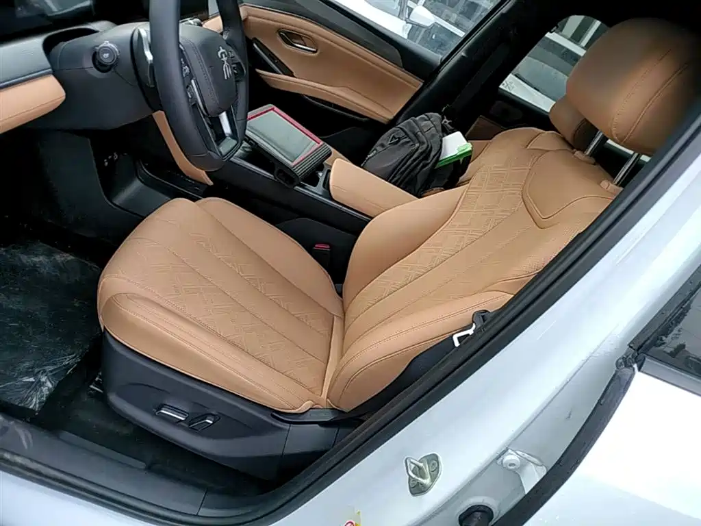 BYD Song L DM-i 2025 Model Smart Drive Edition 112km Leading Type фото 15