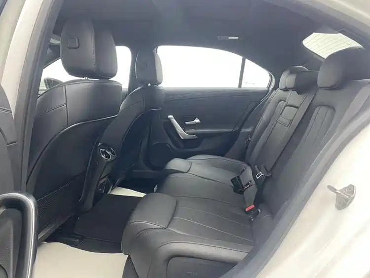 Mercedes-Benz A-Class 2023 A 200 L Dynamic фото 31