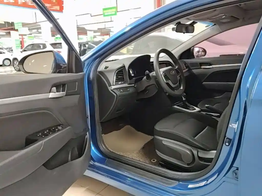 Hyundai Elantra 2016 Model 1.6L Automatic Smart Elite фото 16