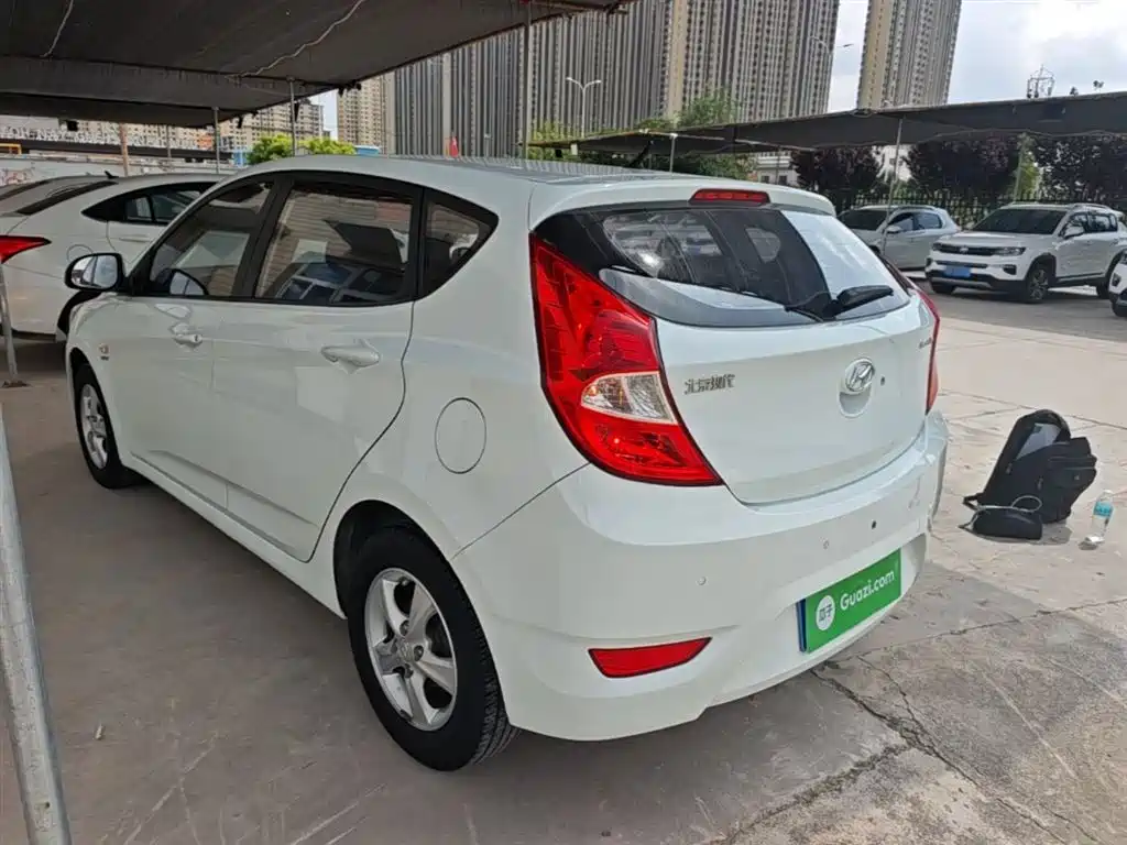 Hyundai Reina 2014 Model 1.4L Automatic GLX фото 5