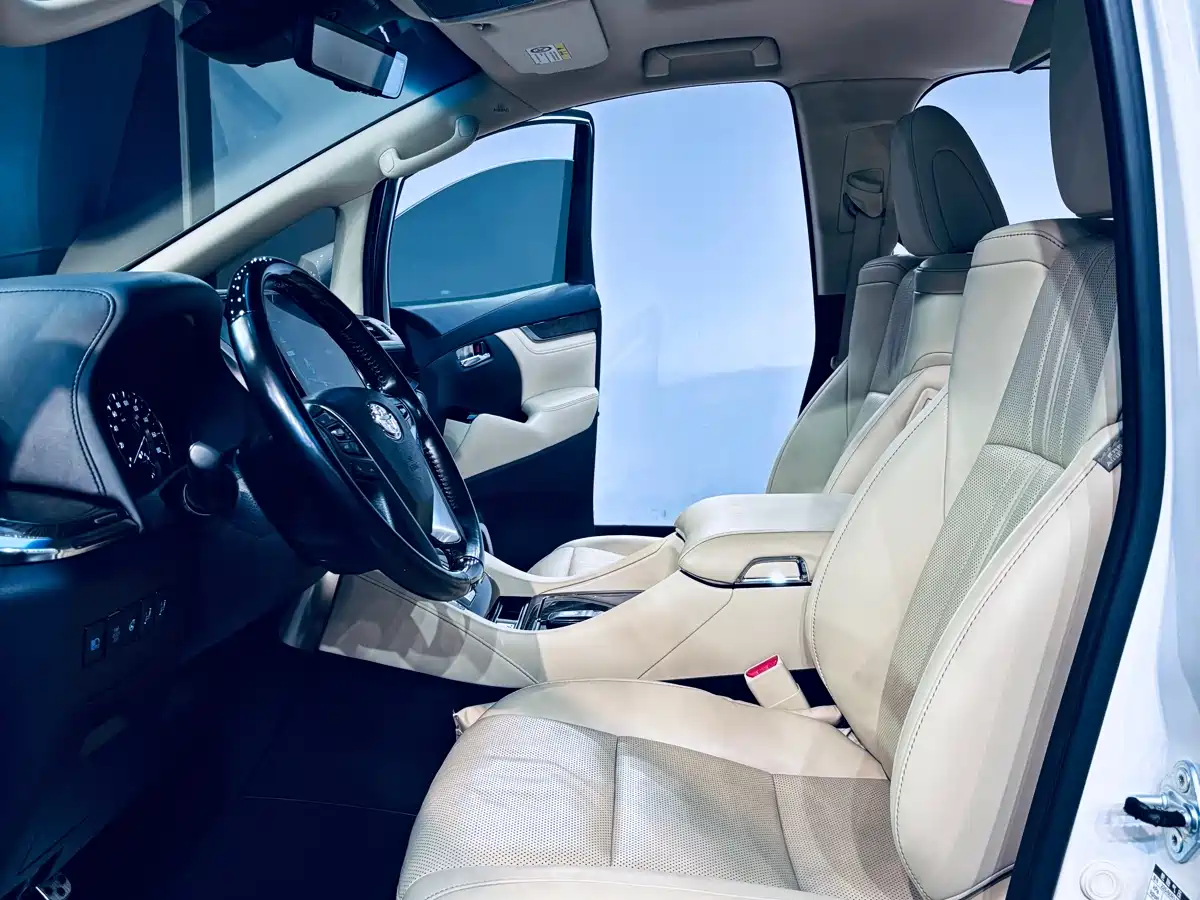 Toyota Alphard 2021 Hybrid 2.5L Premium фото 6