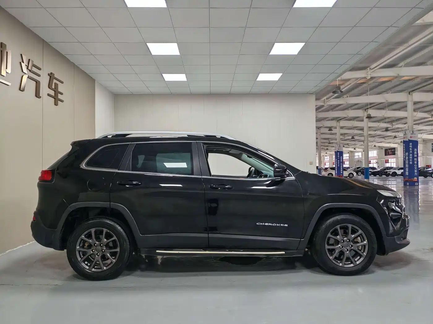 Jeep Cherokee 2021 2020 2.0L 2WD Classic Sport Edition