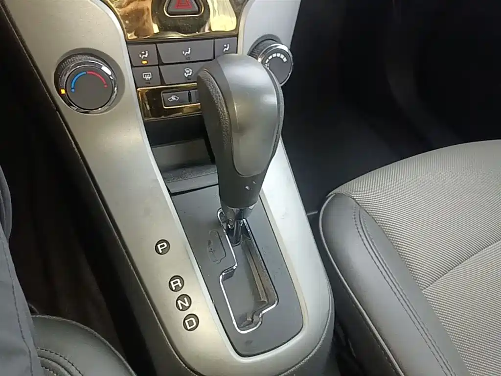 Chevrolet Cruze 2013 1.6L SL Universe AT фото 8