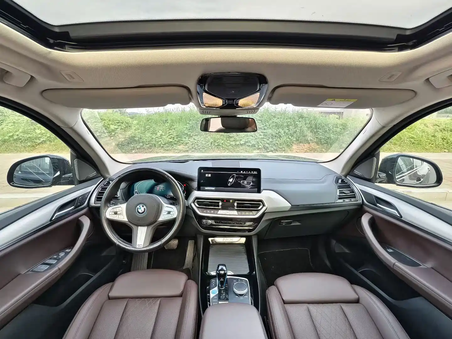 Photo 4 - BMW iX3