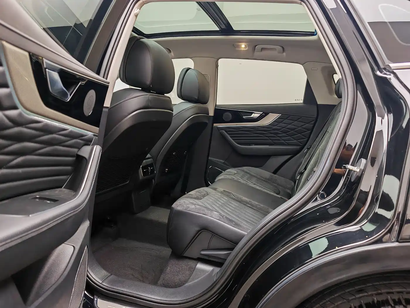 Hongqi HS5 2022 2.0T Smart Connect Premium Edition фото 22