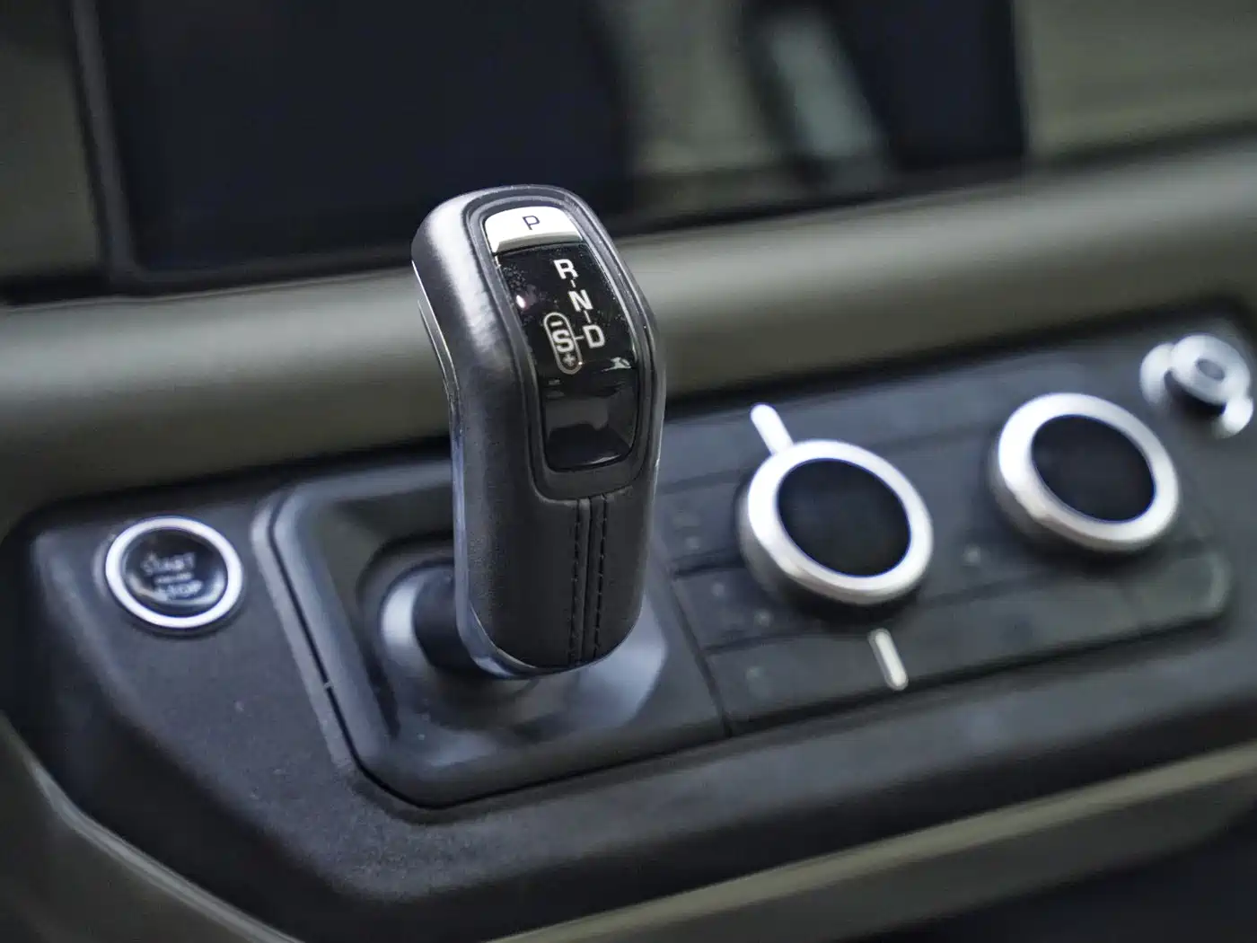 Land Rover Defender 2020 Model 110 P400 HSE фото 7