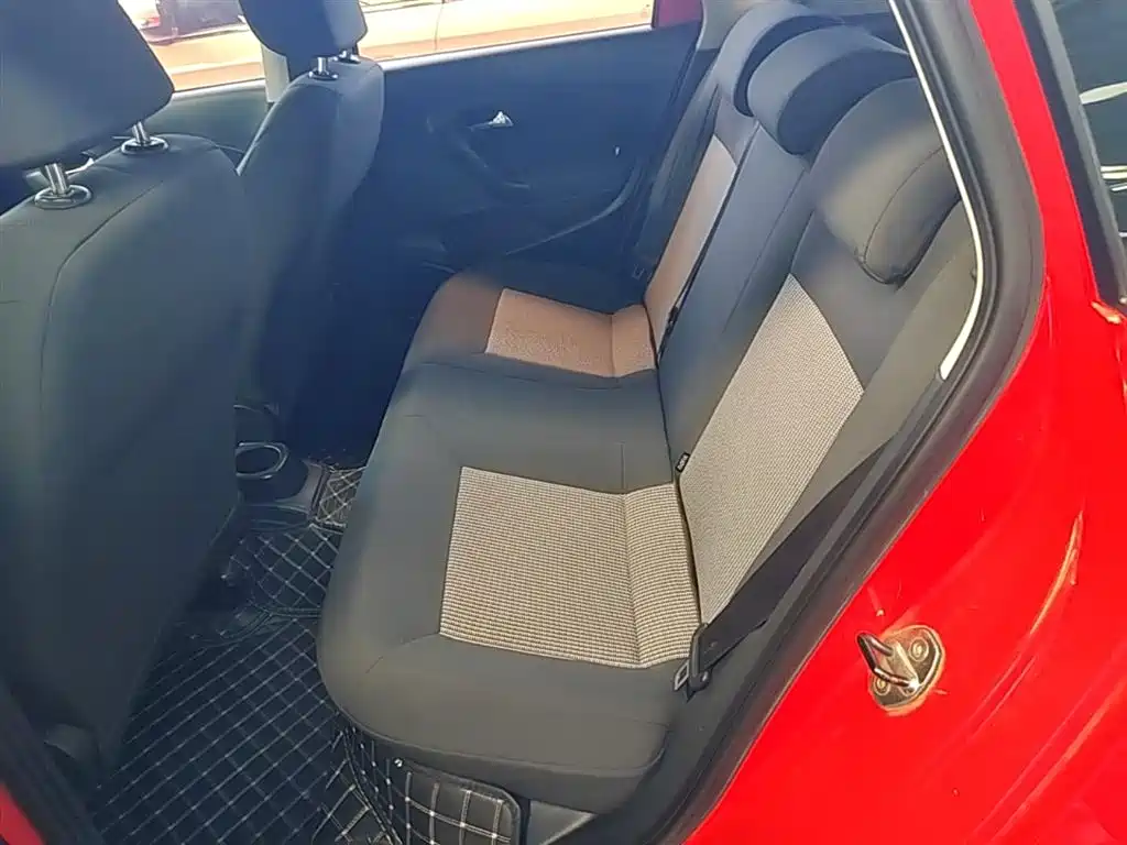 Volkswagen Polo 2016 1.4L Manual Trend фото 17