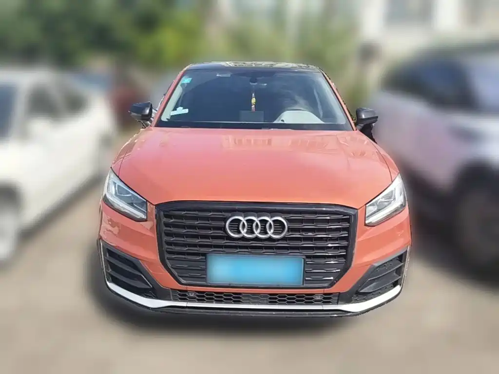 Photo 5 - Audi Q2L