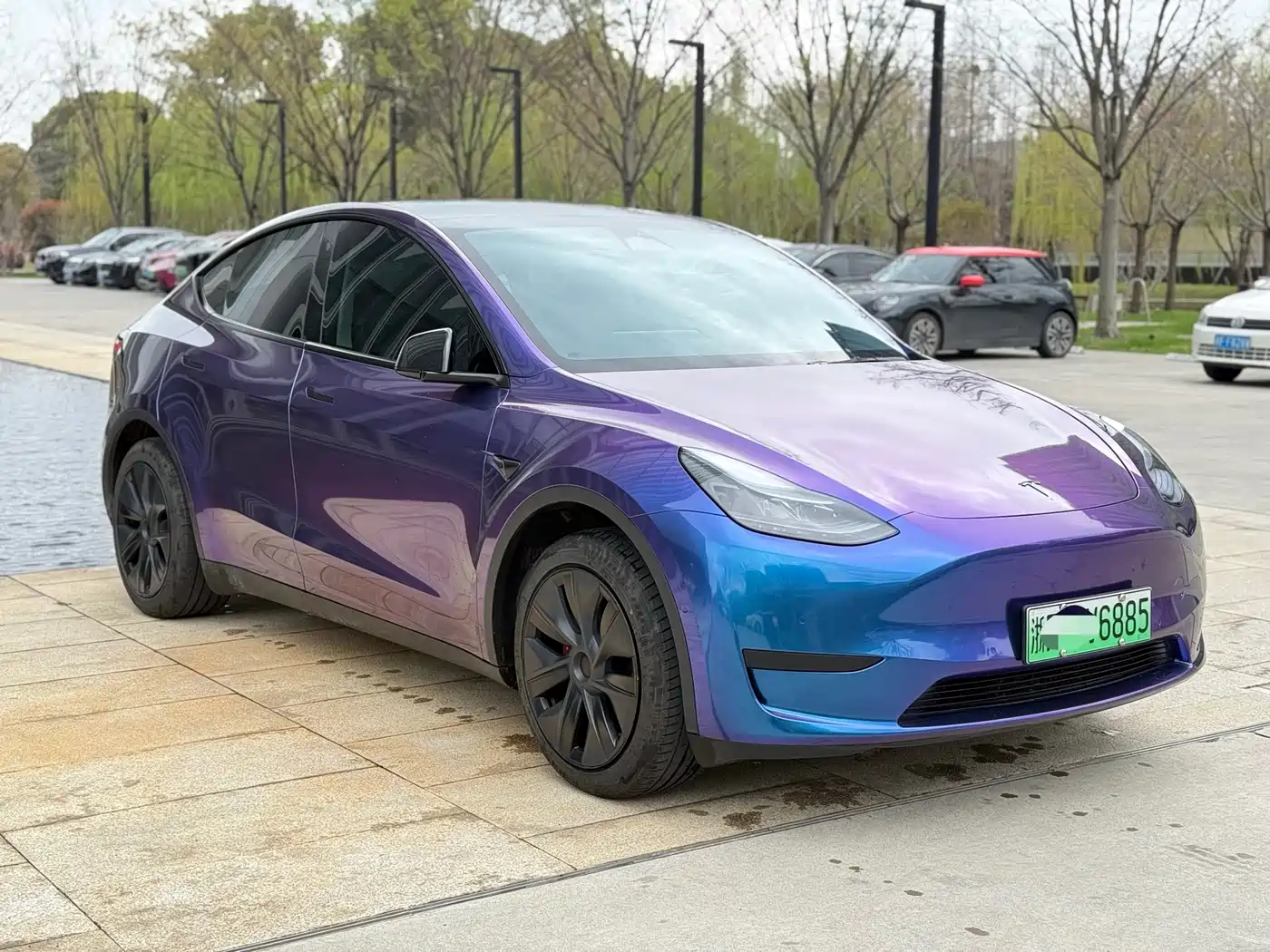 TESLA MODEL Y