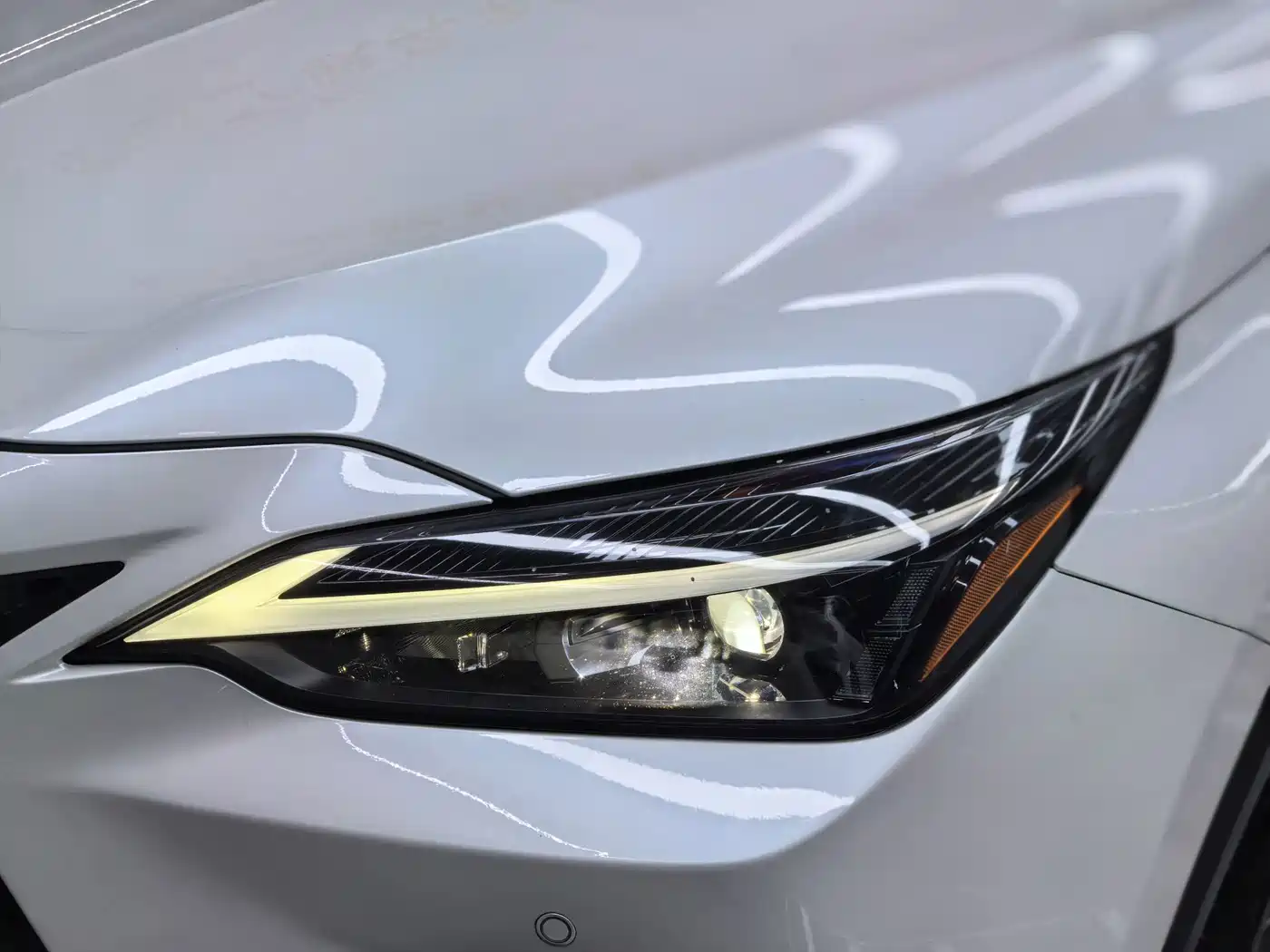 Фото 34 - Lexus NX