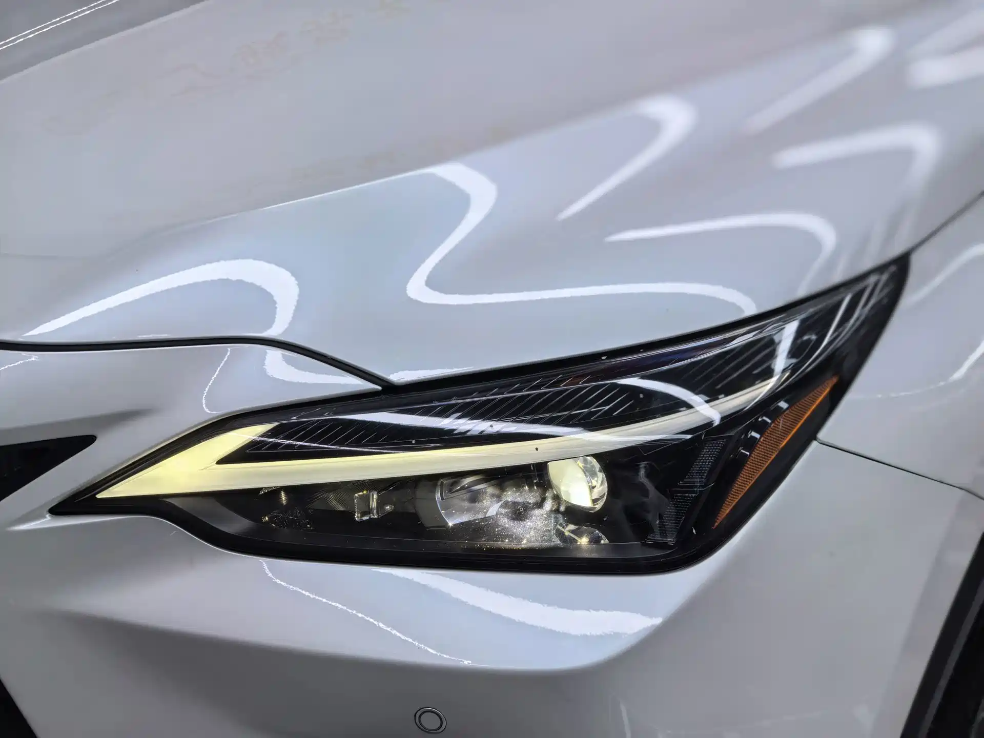 صورة 34 - Lexus NX