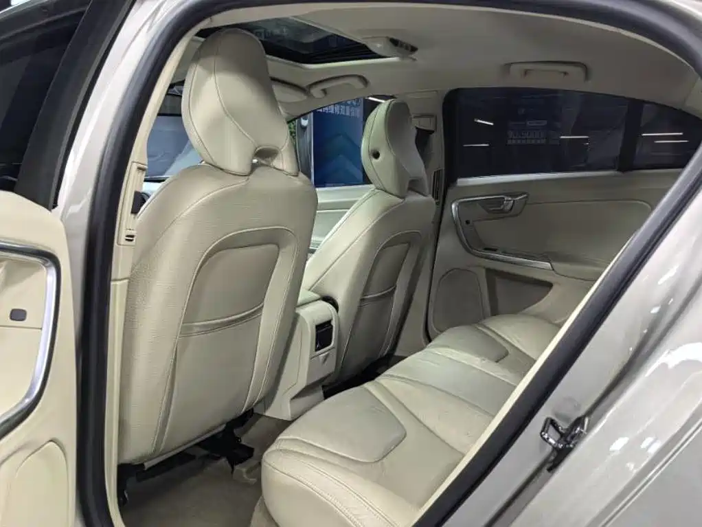 Volvo S60 (Import) 2012 2012 T5 Elegance Edition
