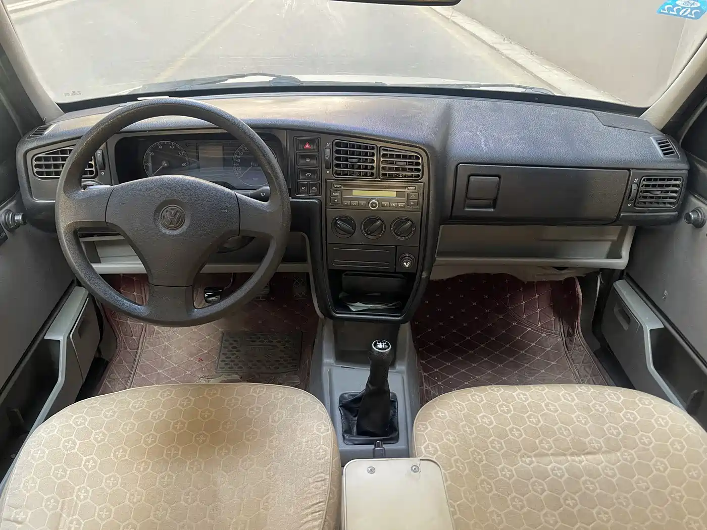Volkswagen Jetta 2010 1.6L Partner фото 5