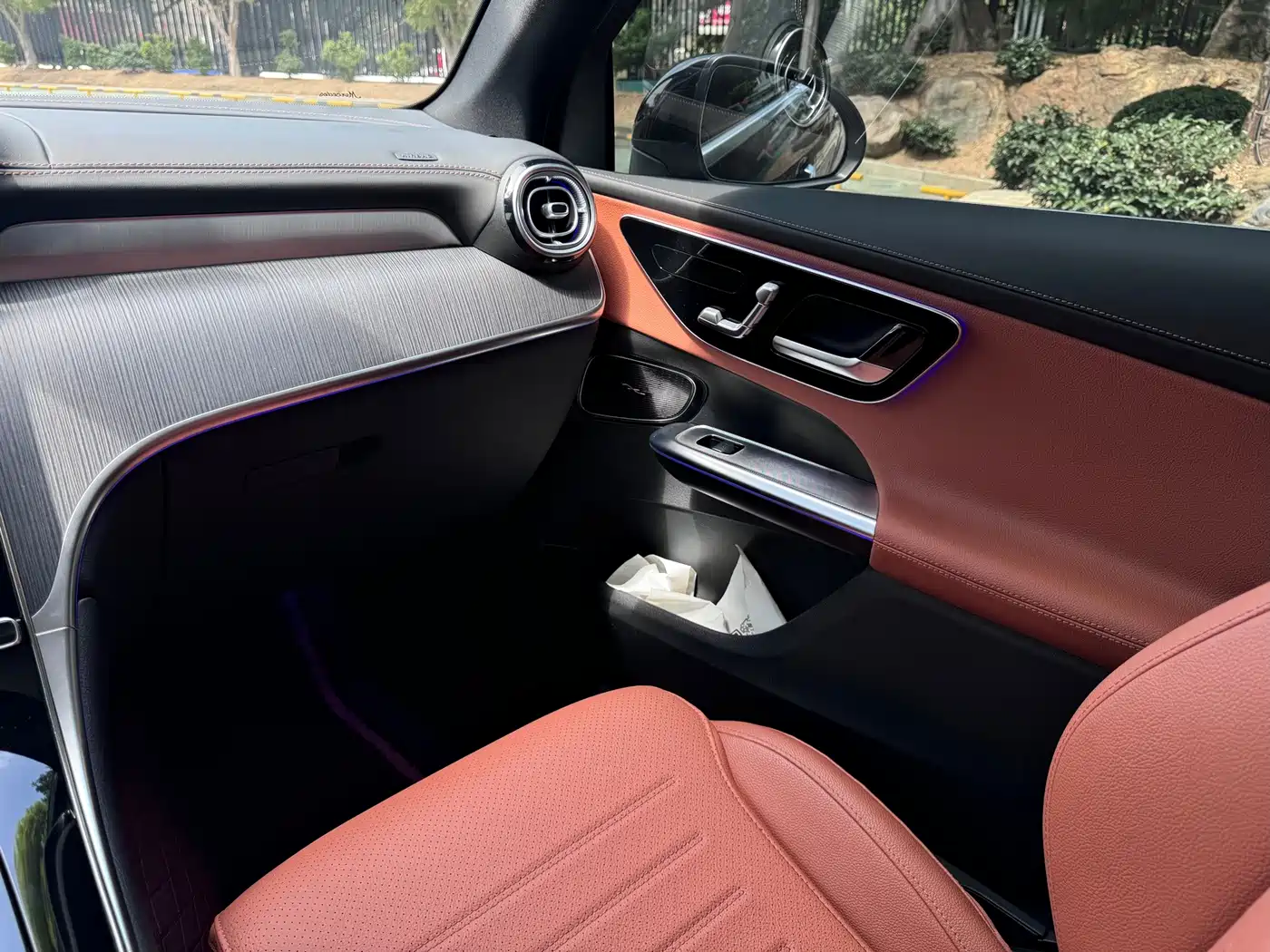 Фото 8 - Mercedes-Benz GLC