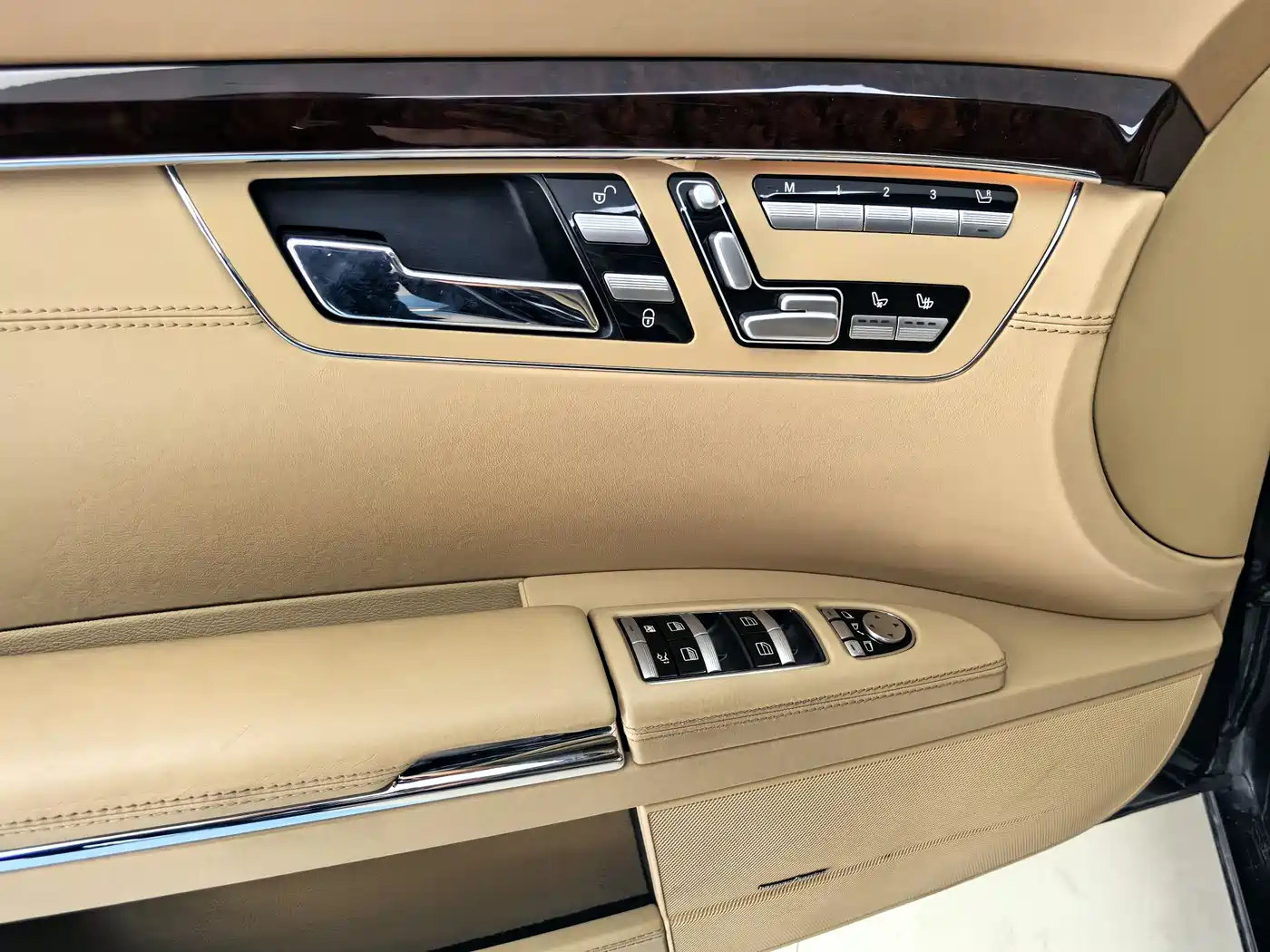 Mercedes-Benz S-Class 2012 S 500 L 4MATIC Grand Edition фото 11