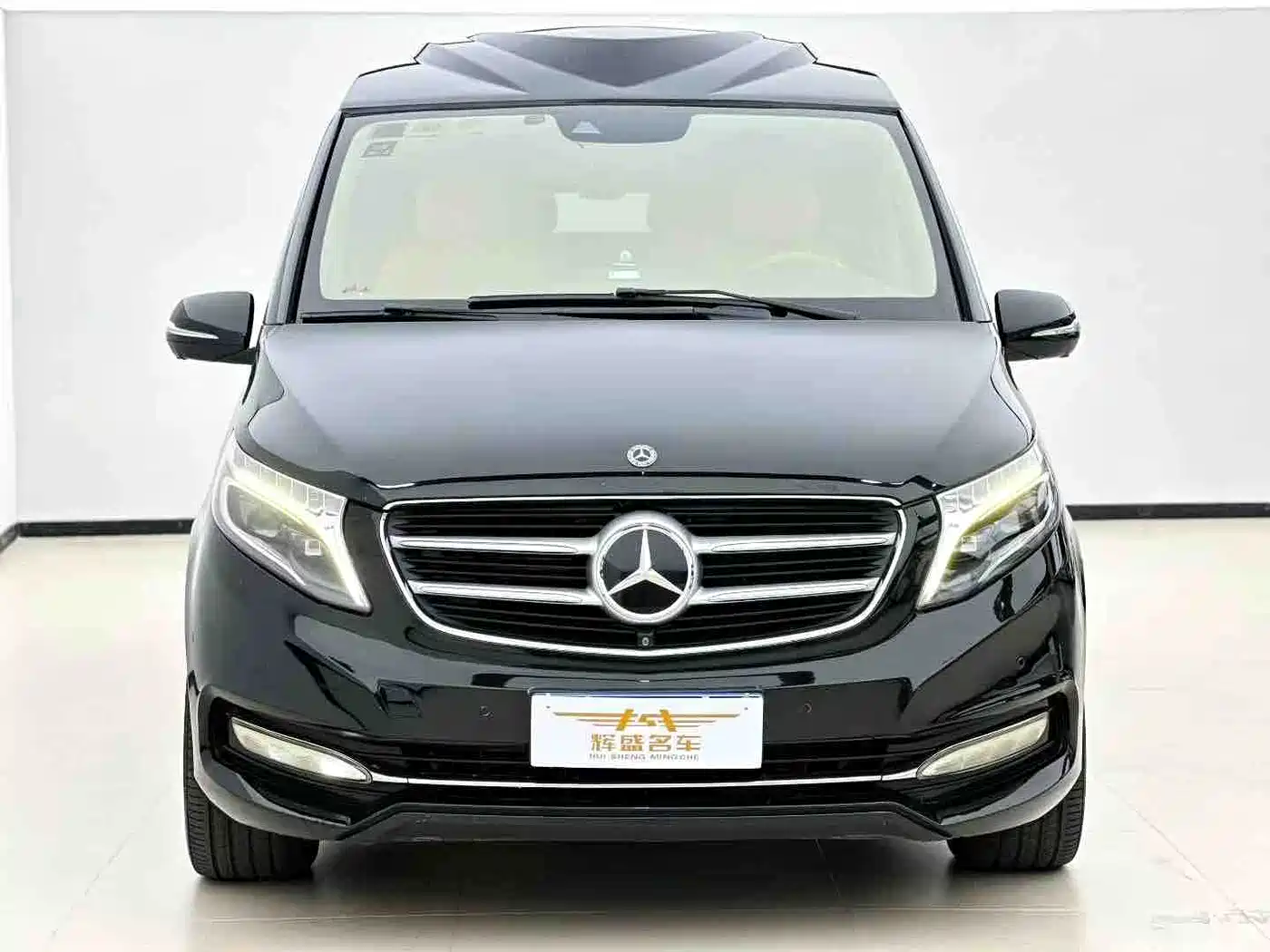 Mercedes-Benz V-Class 2017 Model V 260 L Premium Extended Edition фото 2
