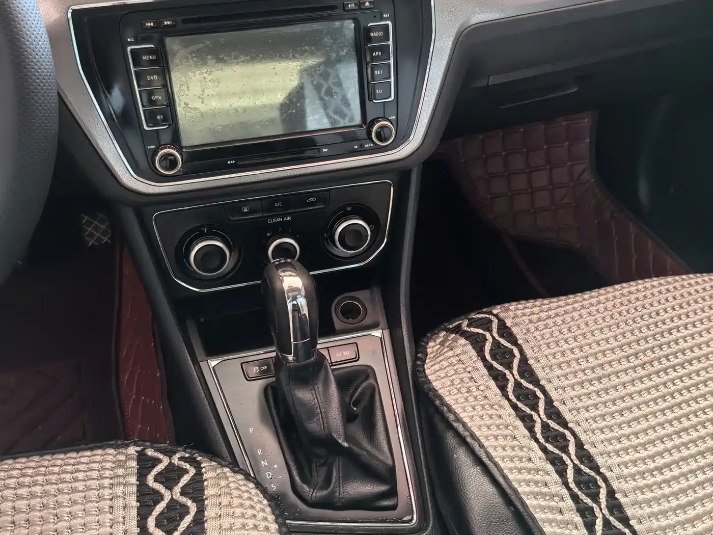 Volkswagen Lavida 2015 230TSI DSG Comfort Edition фото 10