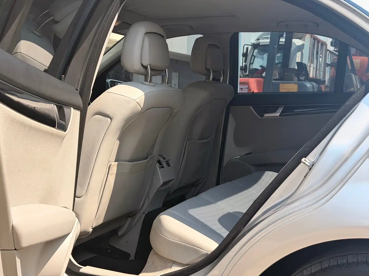 Mercedes-Benz C-Class 2013 C 180 Classic Grand Edition фото 6