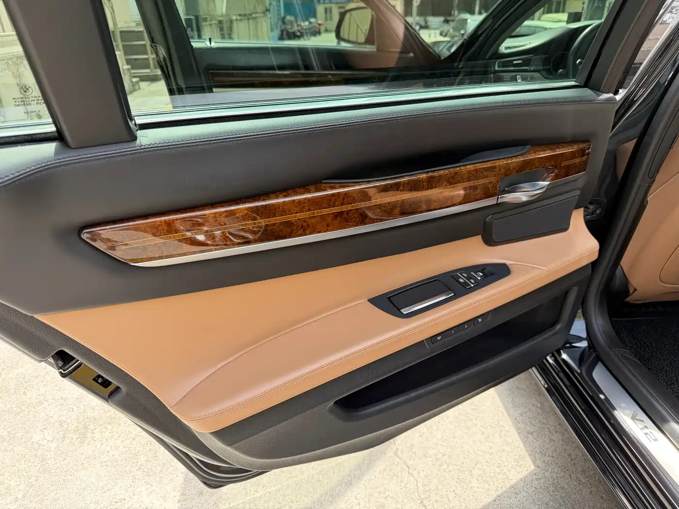 BMW 7 Series 2013 Model 760Li фото 18