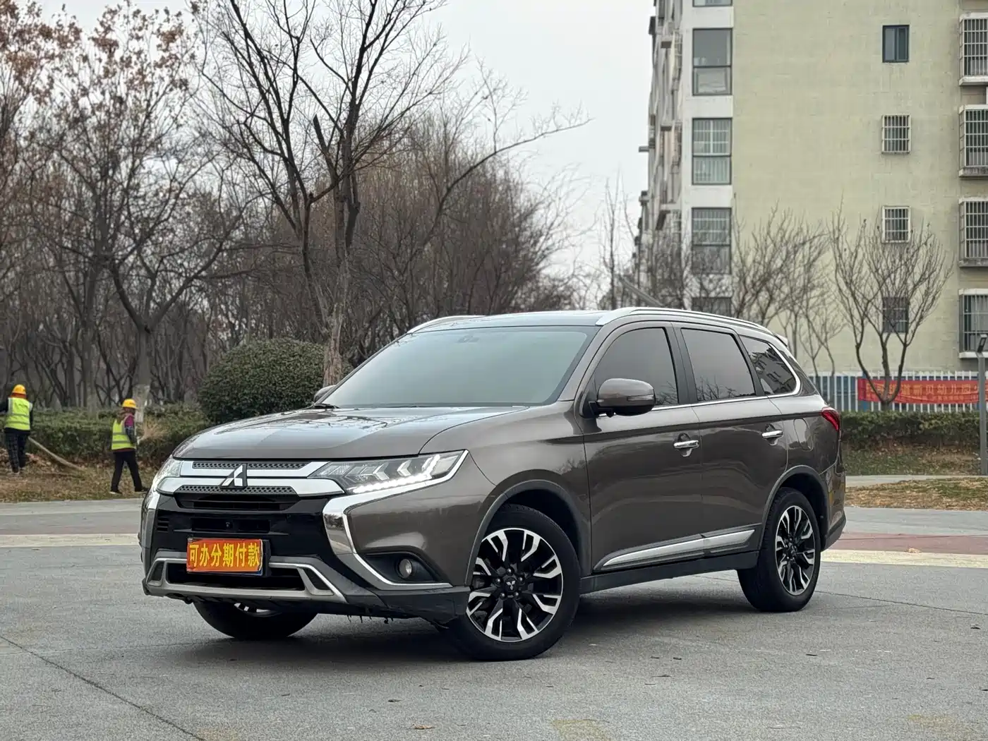 MITSUBISHI OUTLANDER