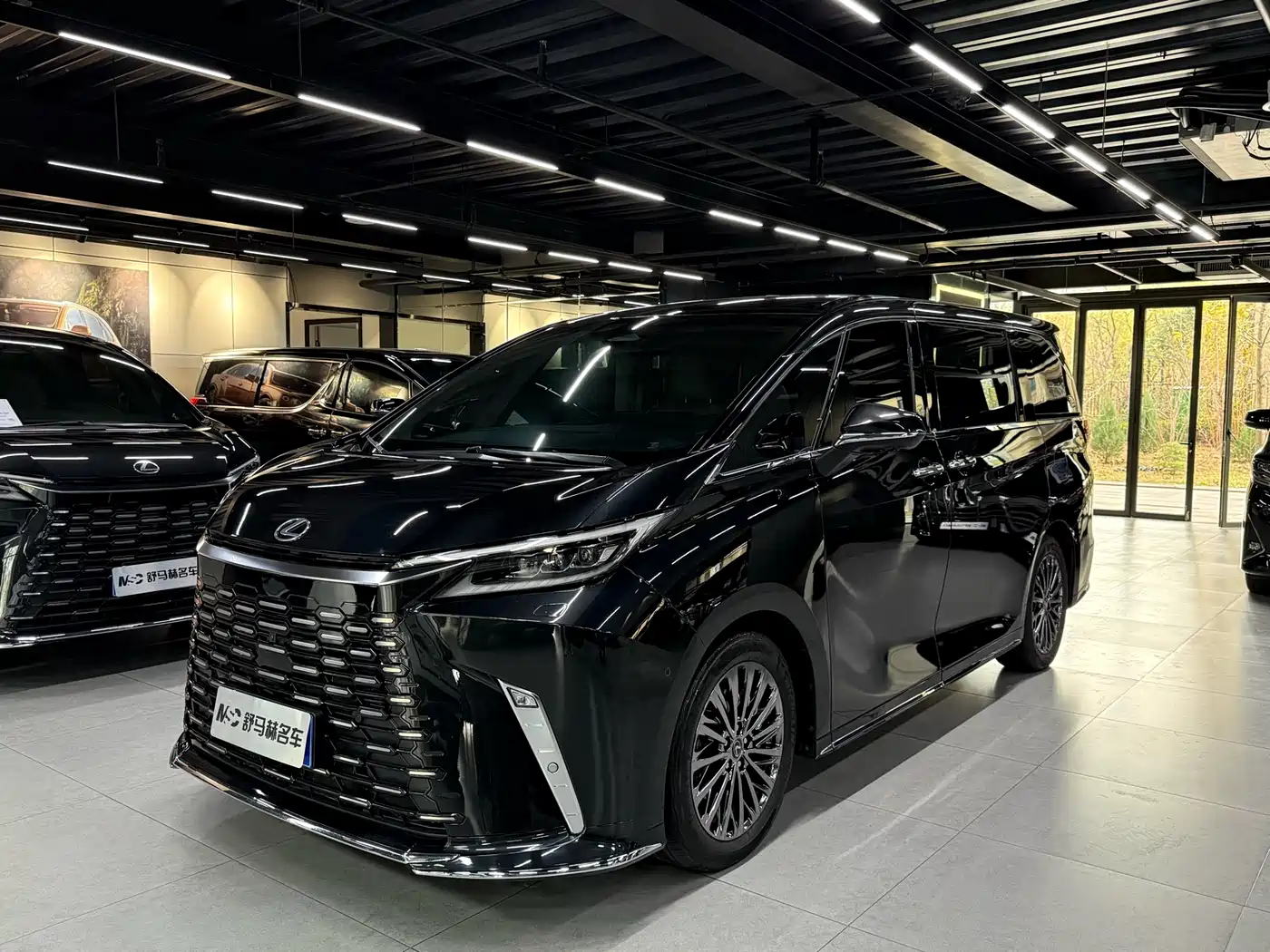 Lexus LM 2023 350h 7-Seater Elegance Edition