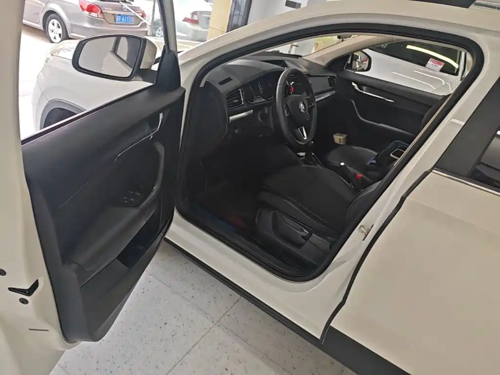 SKODA KOMICK