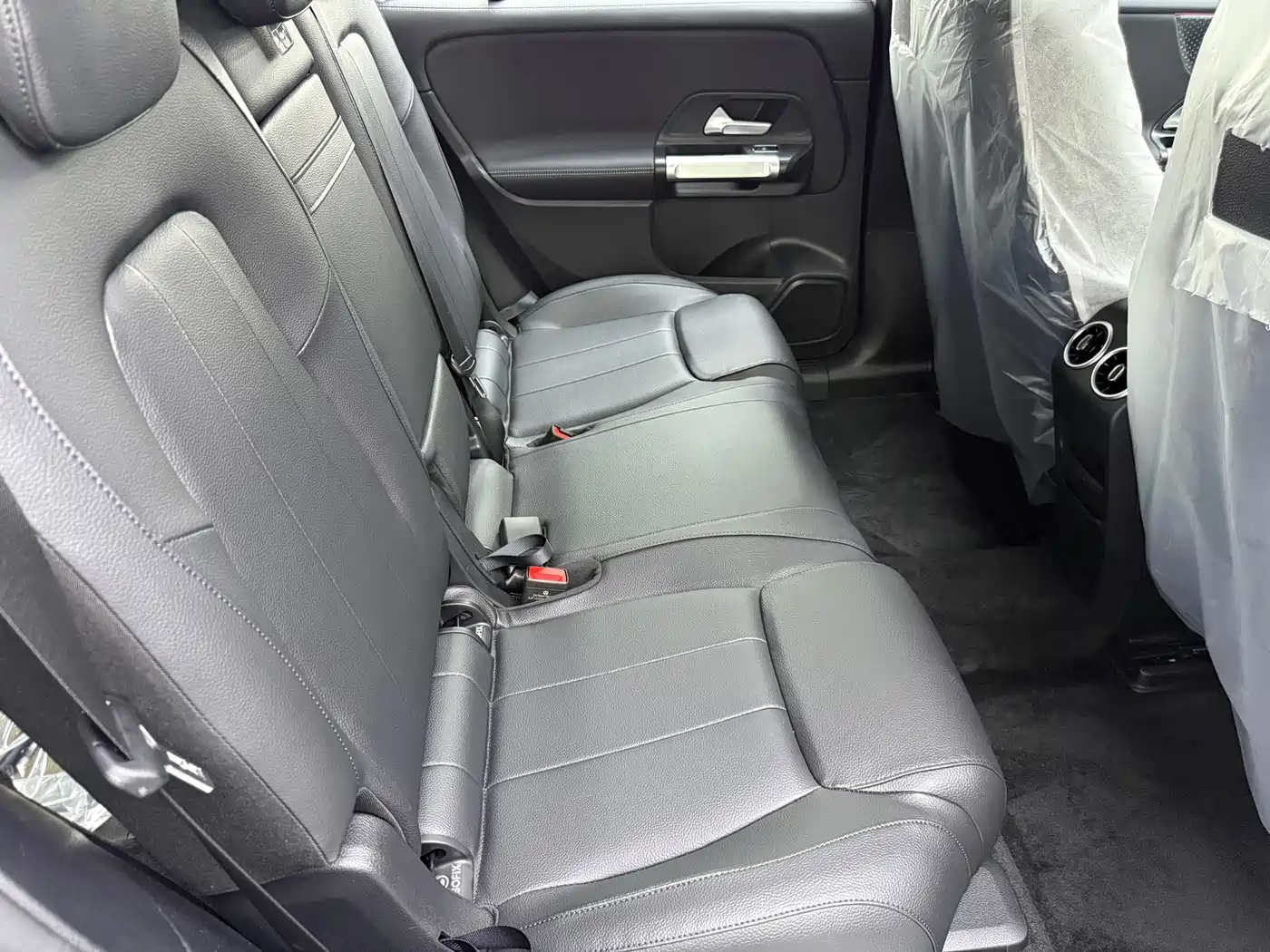 Mercedes-Benz EQB 2026 2025 EQB 260