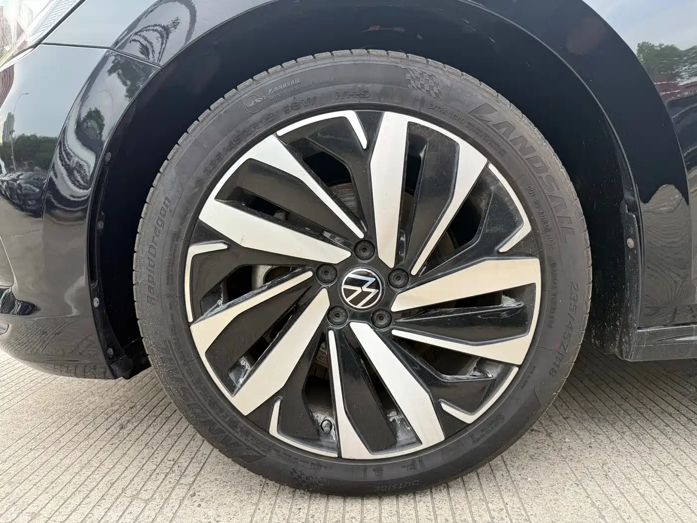Volkswagen Passat 2022 330TSI Elite Edition фото 8