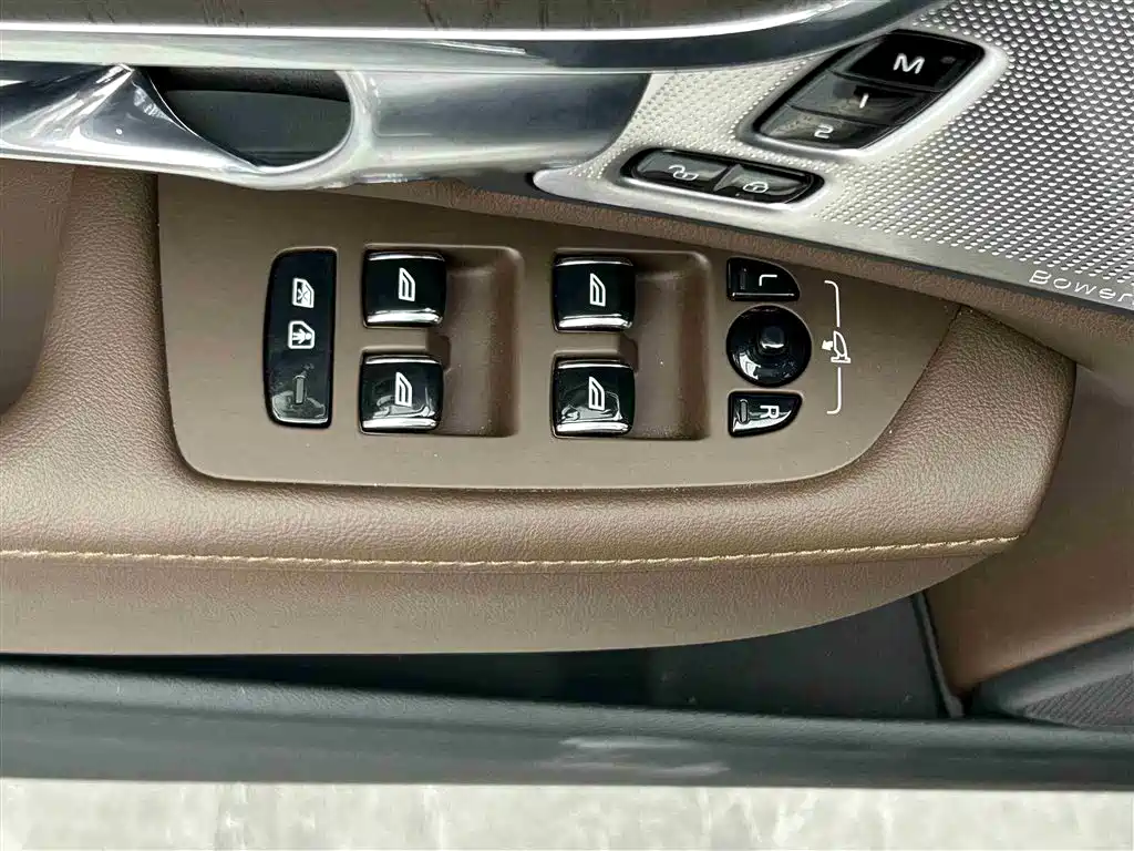 VOLVO S90 PLUG IN HYBRID