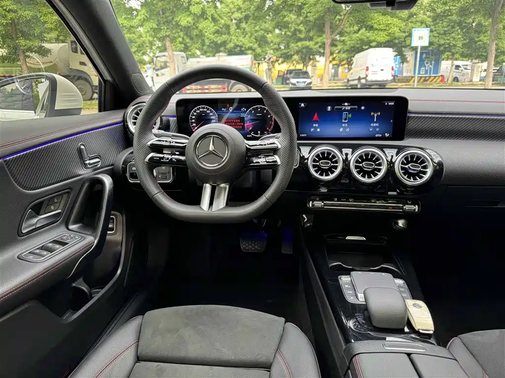 Mercedes-Benz A-Class 2023 A 200 L Fashion фото 19
