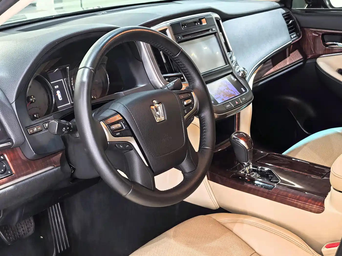 Toyota Crown 2015 2.0T Fashion фото 10