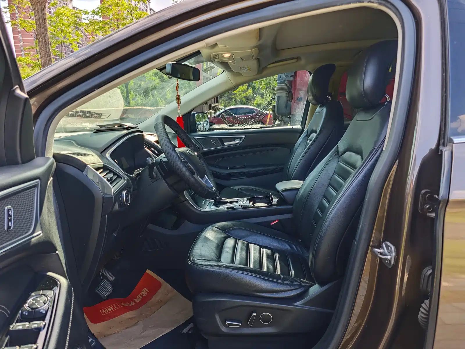 Photo 18 - Ford Edge
